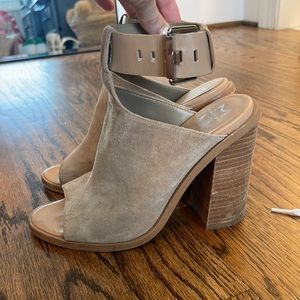Marc Fisher - Suede Heel sz 7